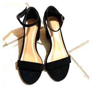 Size 8 black block heels.